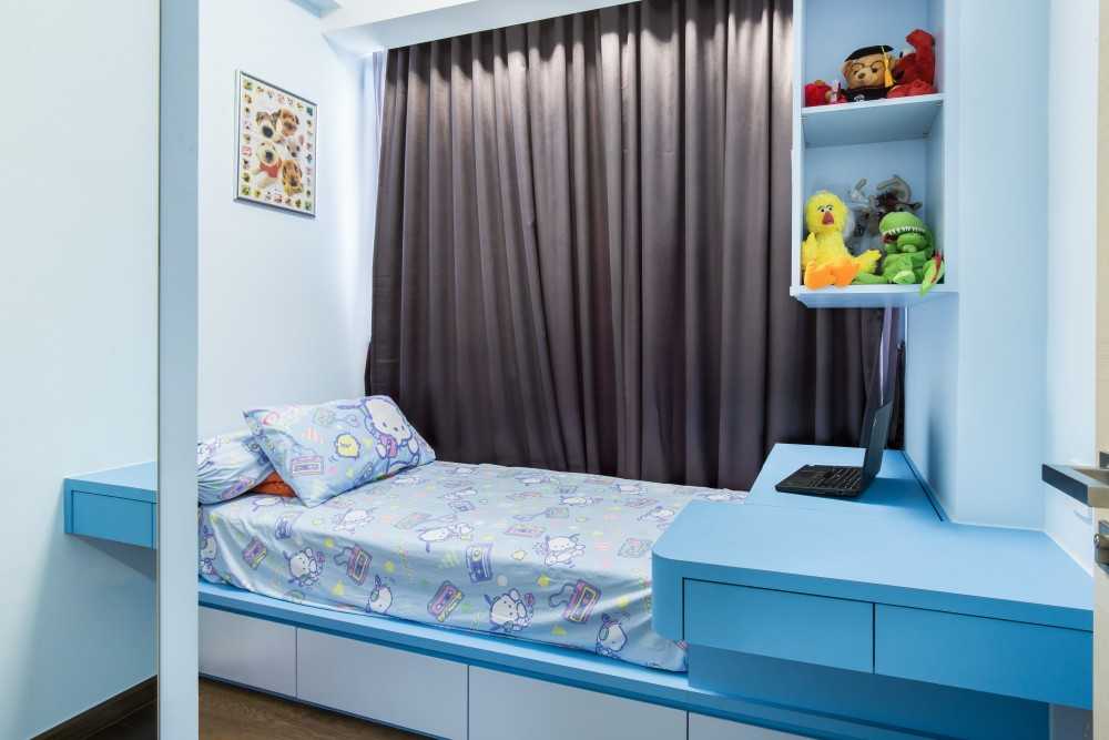 Contemporary Kids Room with Bookshelf and Parquet Floor