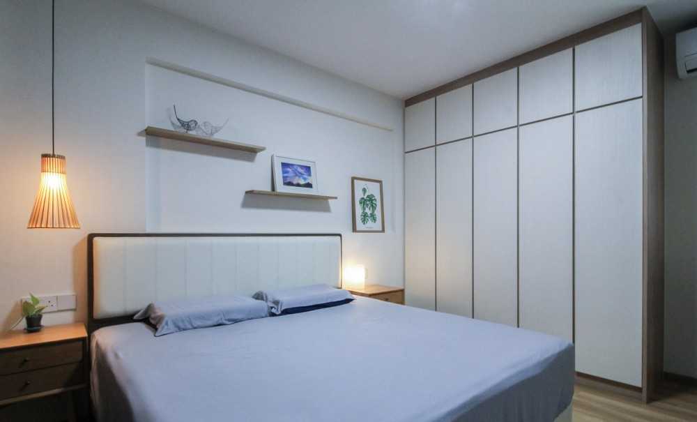 Scandinavian Bedroom with Vinyl Flooring and Wardrobe