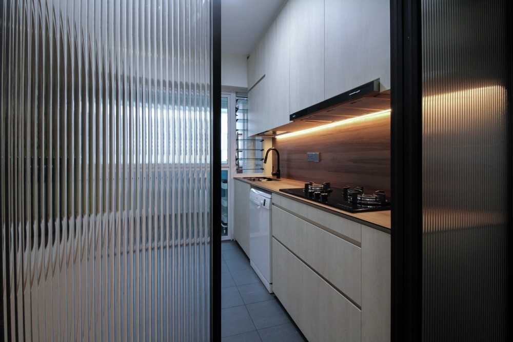 Scandinavian Kitchen with Countertop and Homogeneous Tiles