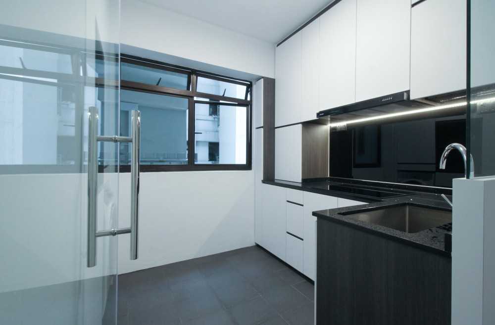 Minimalist Kitchen with Countertop and Homogeneous Tiles