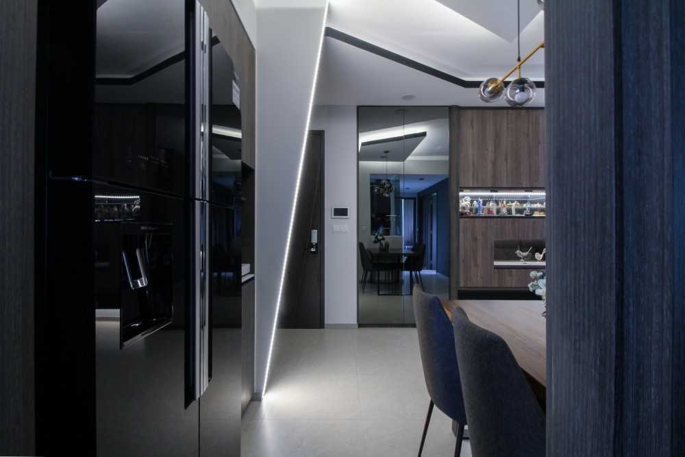 Modern Entryway with Mirror and Shoe Rack