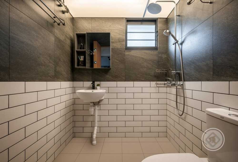 Modern Bathroom with Shower Screen and Bathroom Sinks