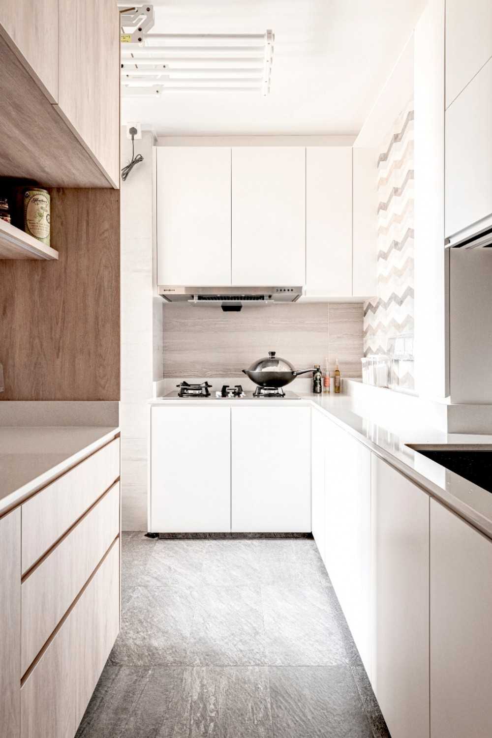 Contemporary Kitchen with Countertop and Cupboard