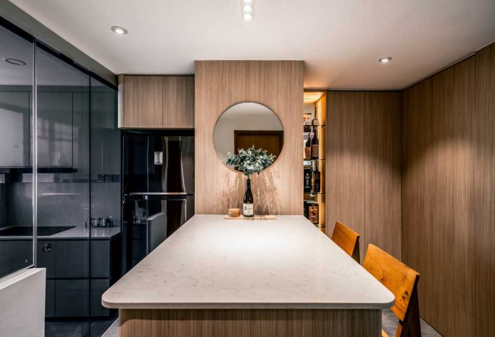 Scandinavian Dining Room with Dining Table and Dining Chairs