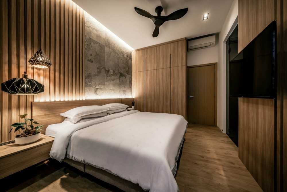Scandinavian Bedroom with Vinyl Flooring and Ceiling Fan