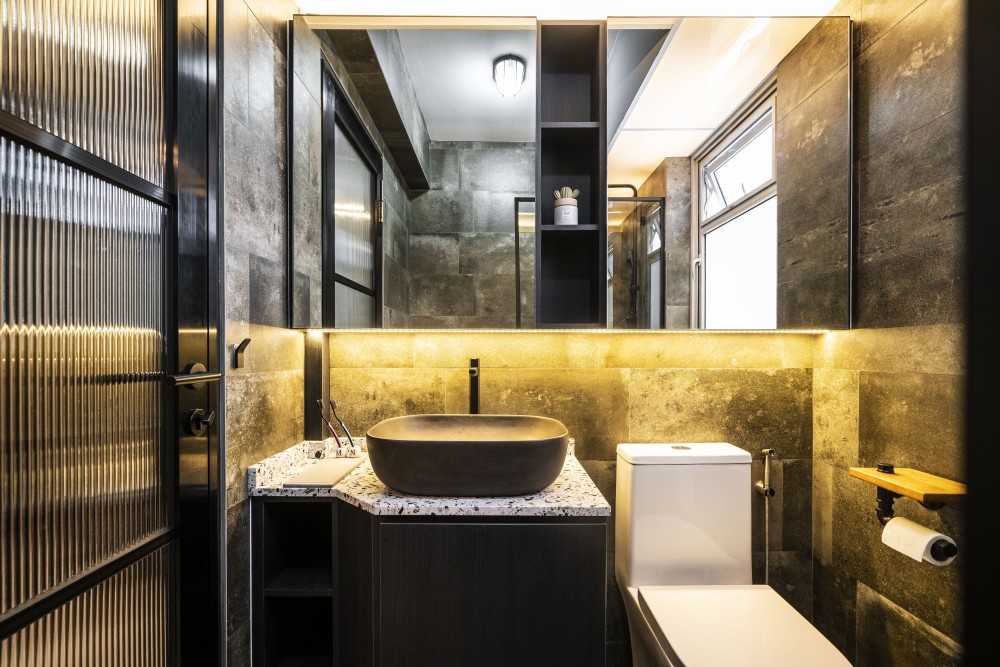 Industrial Bathroom with Countertop and Homogeneous Tiles