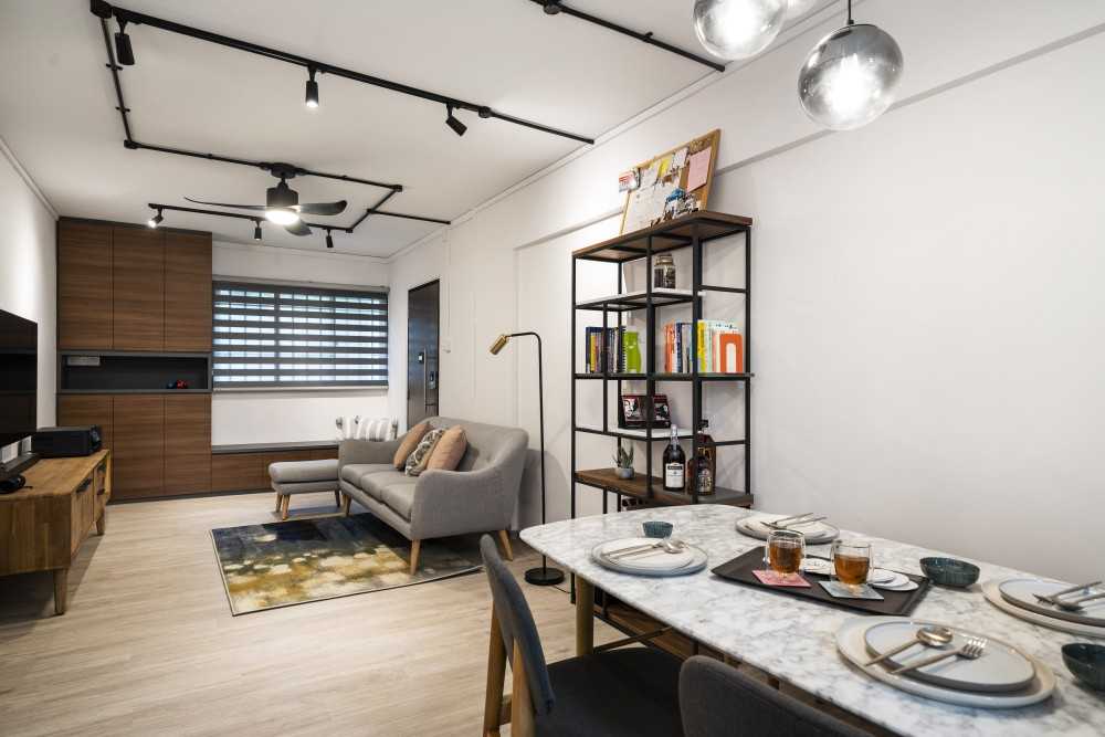 Minimalist Dining Room with Dining Table and Dining Chairs