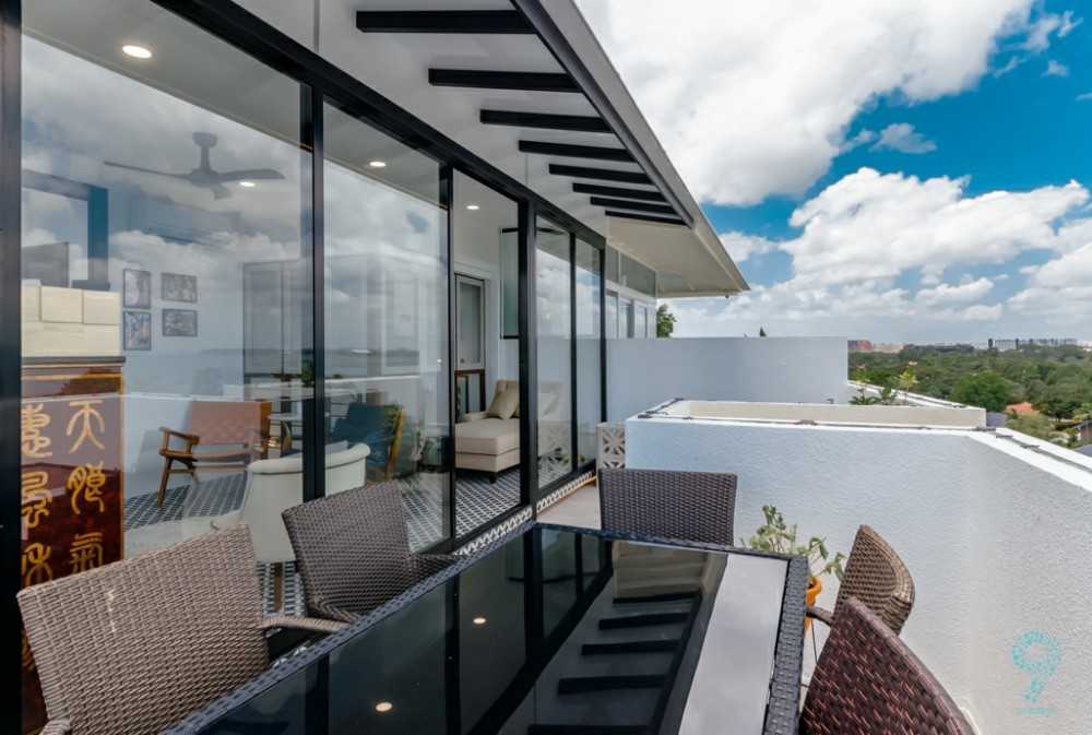 Modern Outdoor with Glass Door and Canopy