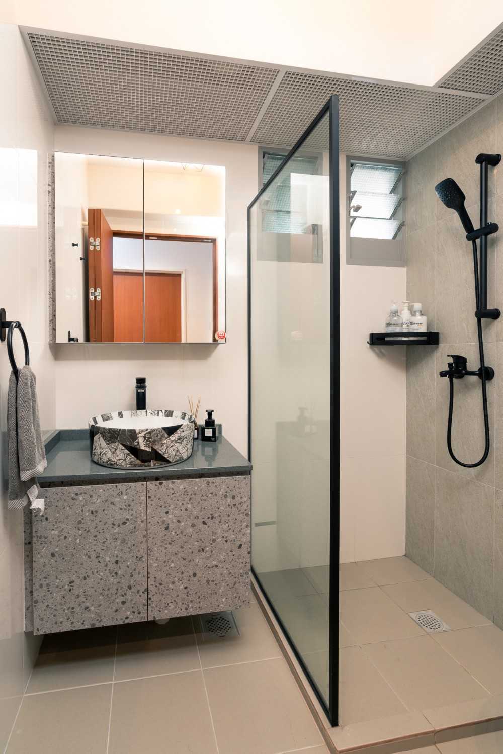 Scandinavian Bathroom with Cement Floor and Mirror