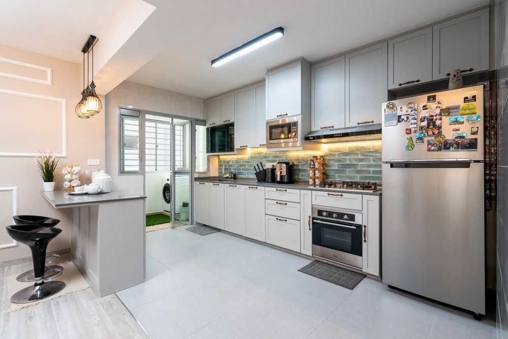 Transitional Kitchen with Countertop and Washing Machine