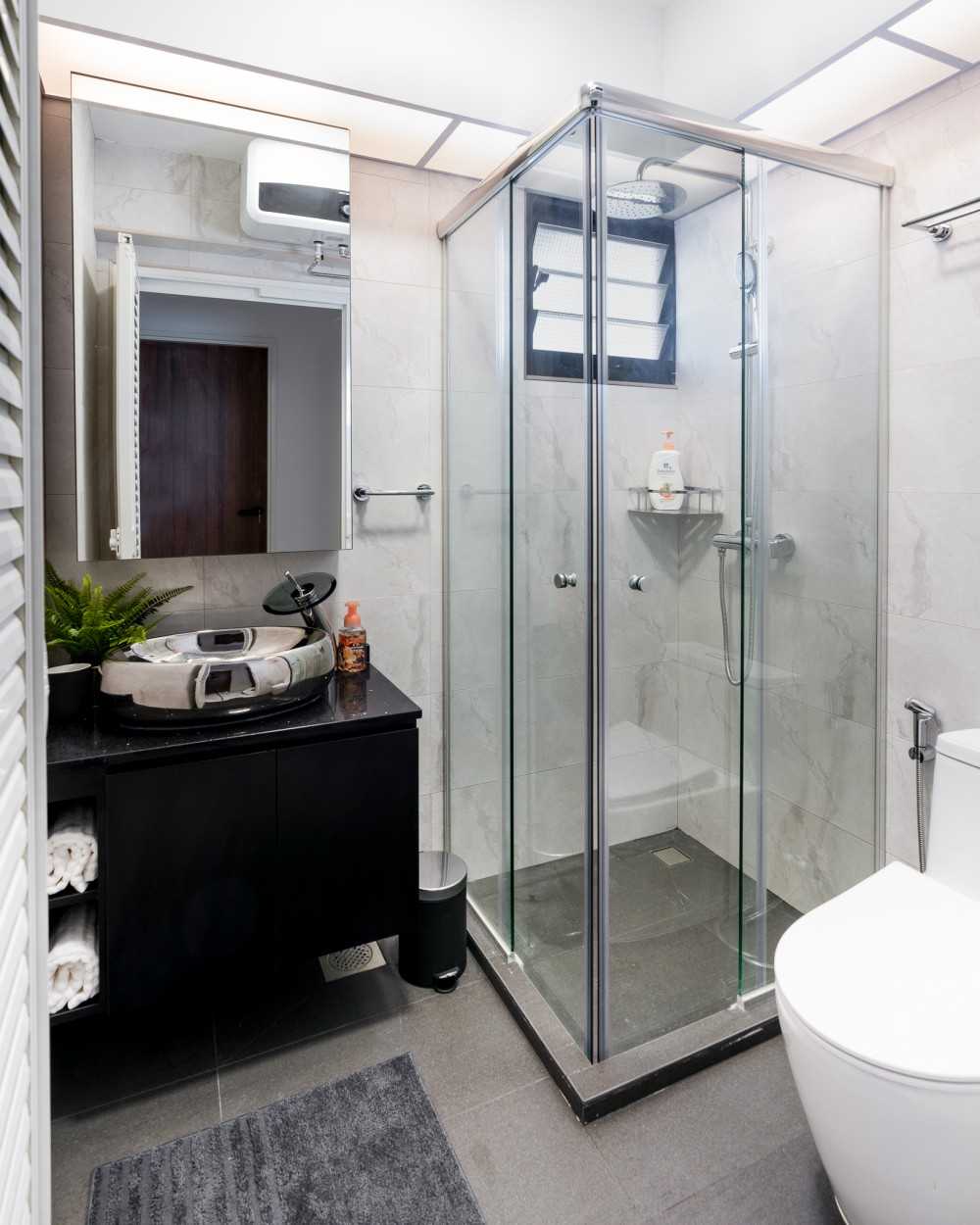 Contemporary Bathroom with Mirror and Shower Screen