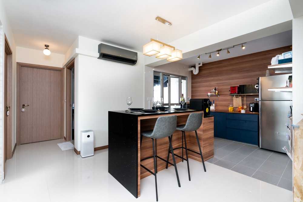 Modern Kitchen with Feature Wall and Drop Light