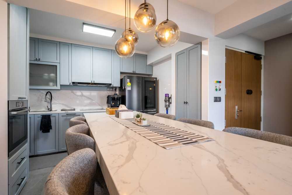 Contemporary Dining Room with Drop Light and Drop Ceiling