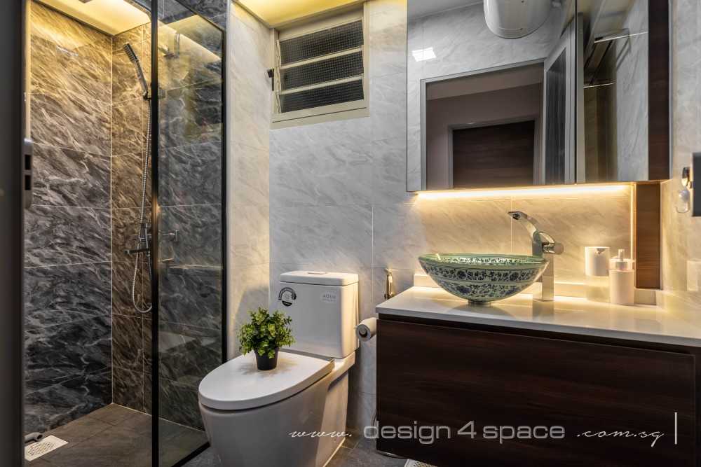 Modern Bathroom with Marble Floor and Mirror