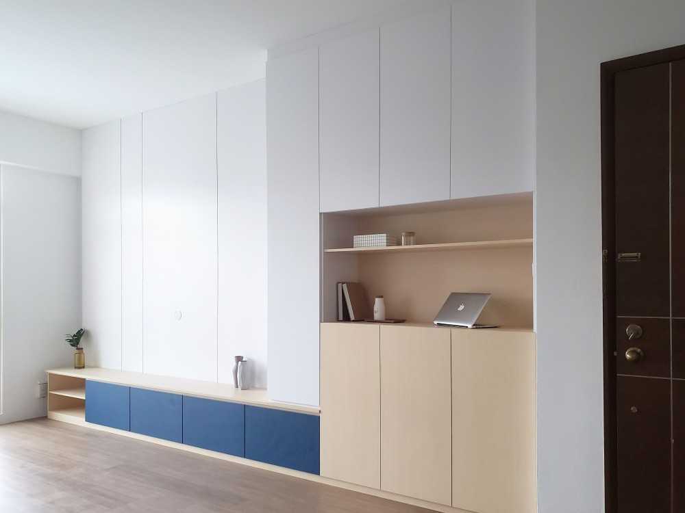 Modern Living Room with Bookshelf and Settee