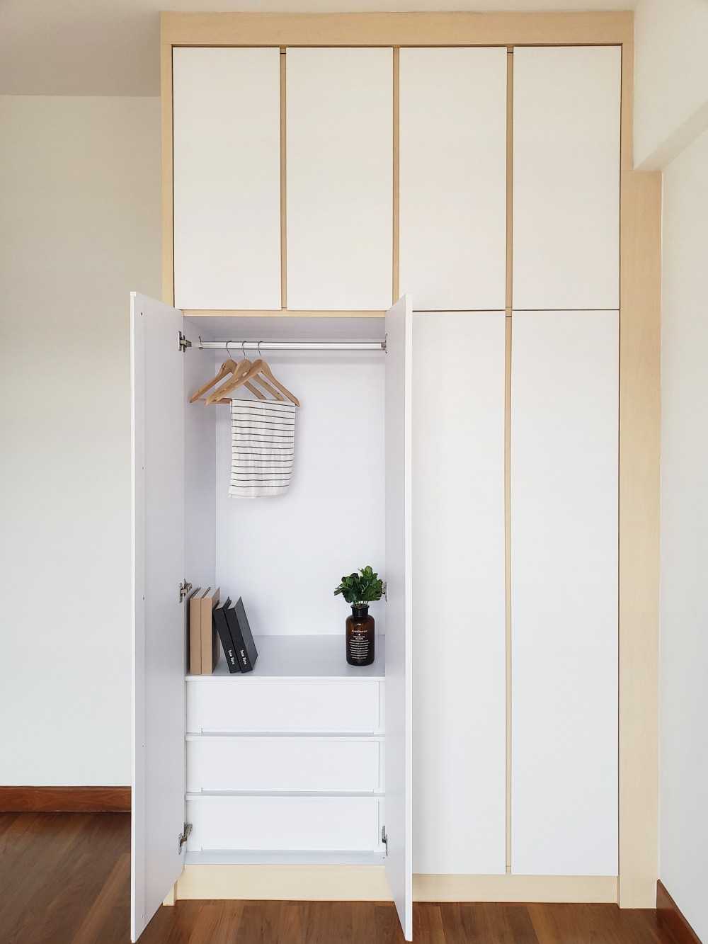 Modern Bedroom with Wood Flooring and Wardrobe