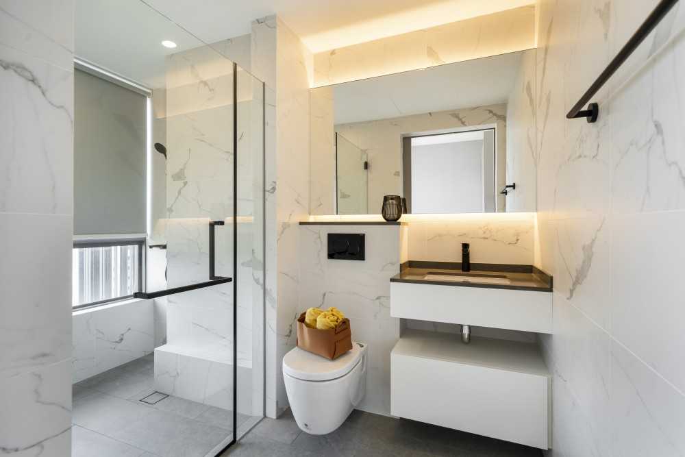 Contemporary Bathroom with Countertop and Homogeneous Tiles