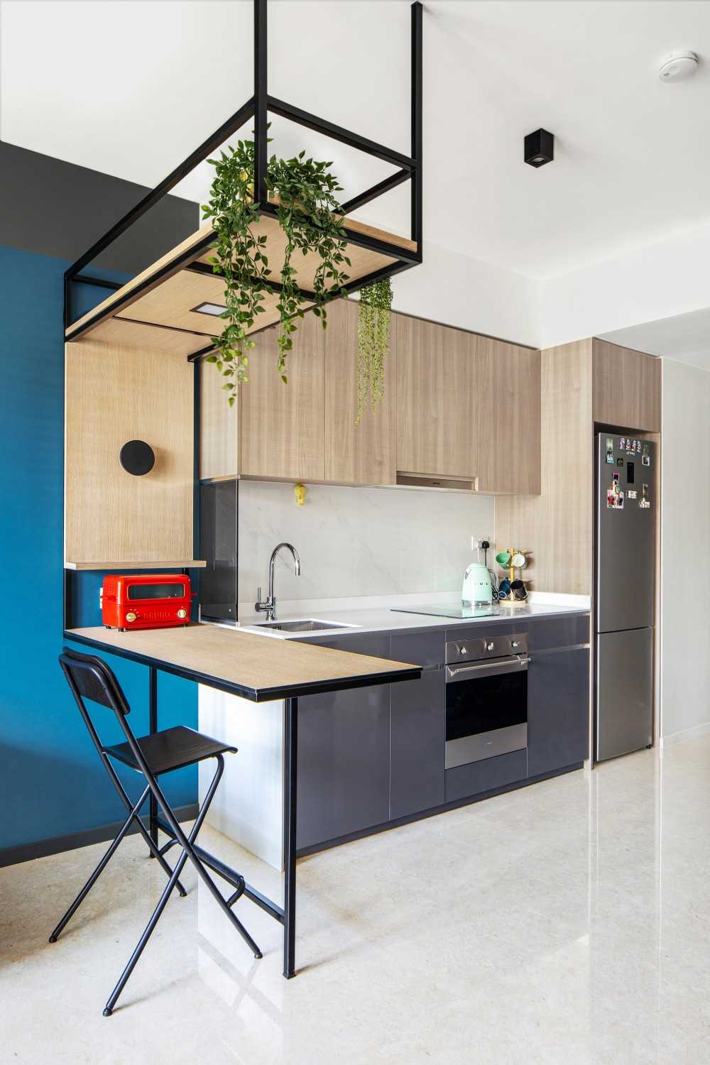 Modern Kitchen with Marble Floor and Open Kitchen