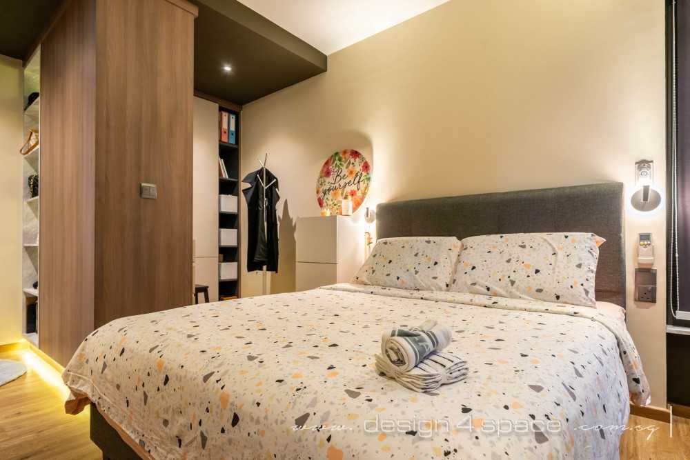 Modern Bedroom with Vinyl Flooring and Drop Light