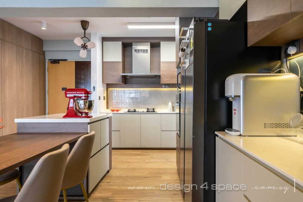 Modern Kitchen with Wood Flooring and Open Kitchen
