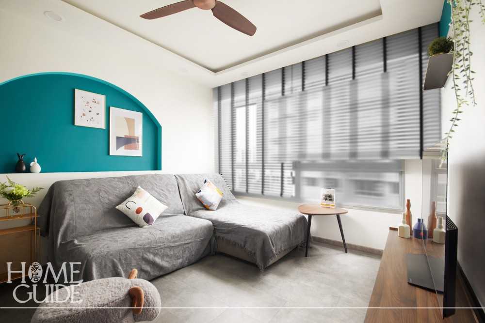 Modern Living Room with Mirror and Drop Ceiling