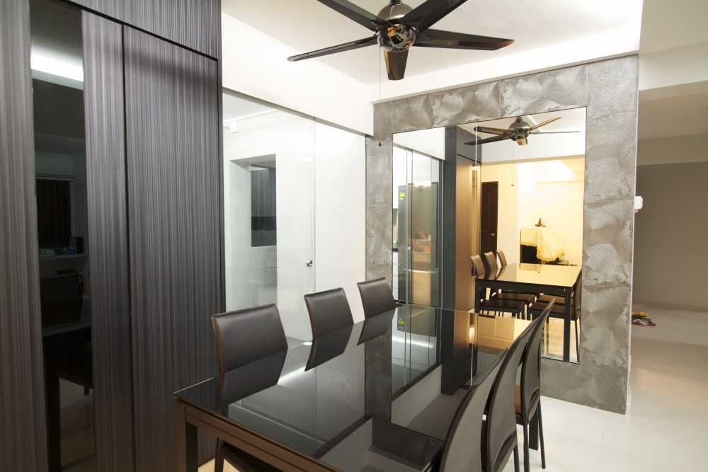 Modern Dining Room with Cove Lighting and Dining Table