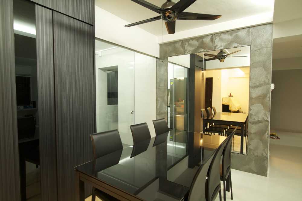 Modern Dining Room with Mirror and Cove Lighting