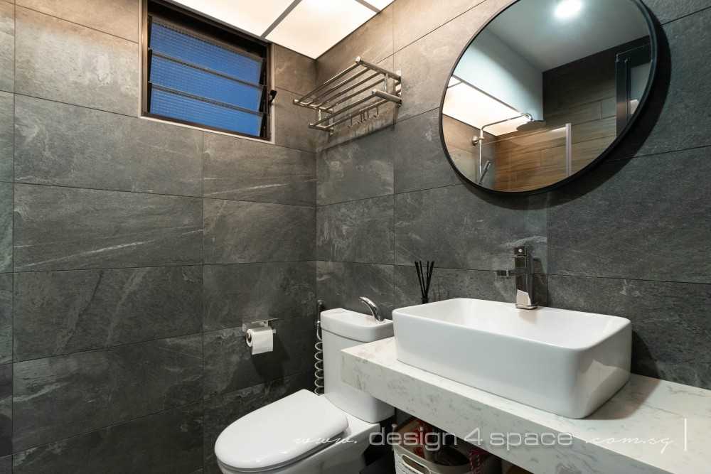 Modern Bathroom with Homogeneous Tiles and Mirror