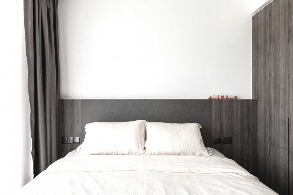 Modern Bedroom with Queen Bed and Bed