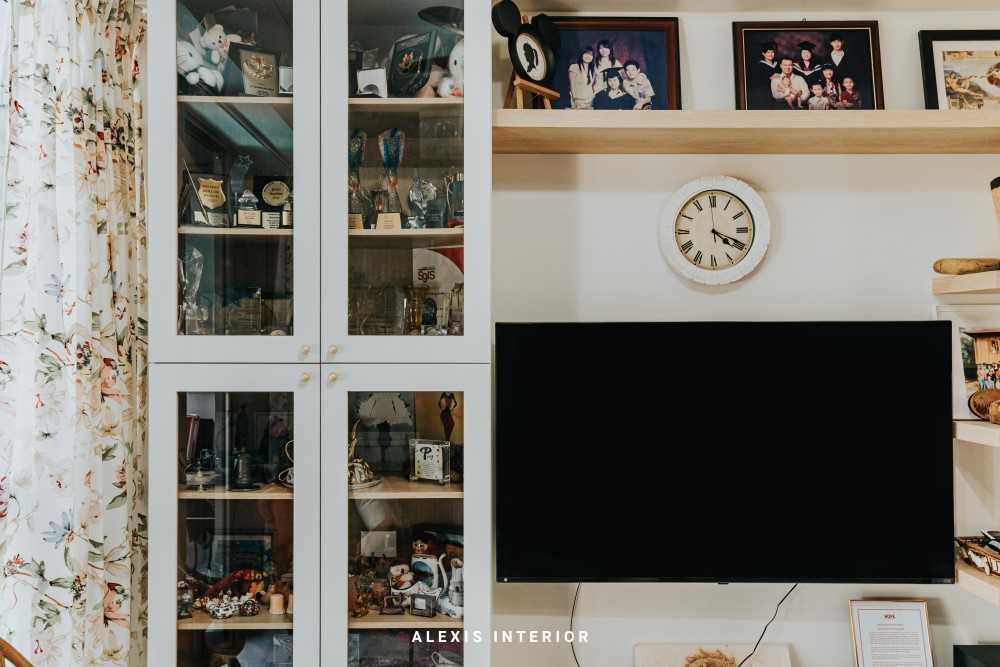 Country Living Room with Bookshelf and TV Console