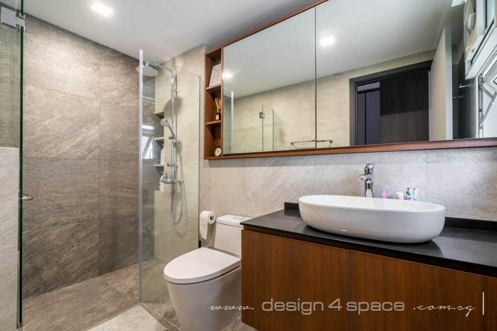 Modern Bathroom with Countertop and Mirror