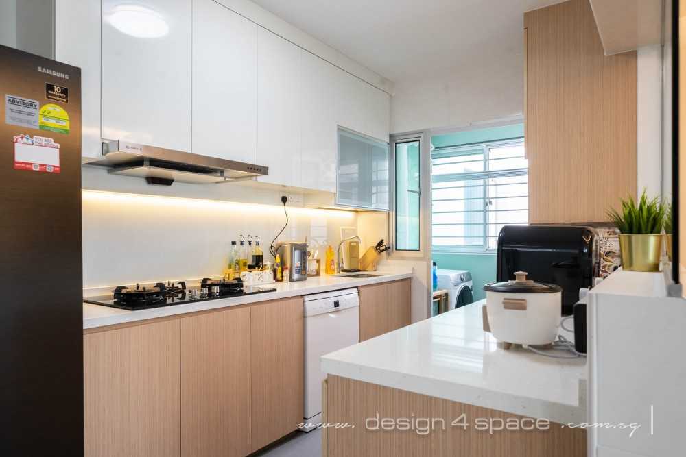 Contemporary Kitchen with Homogeneous Tiles and Cement Floor