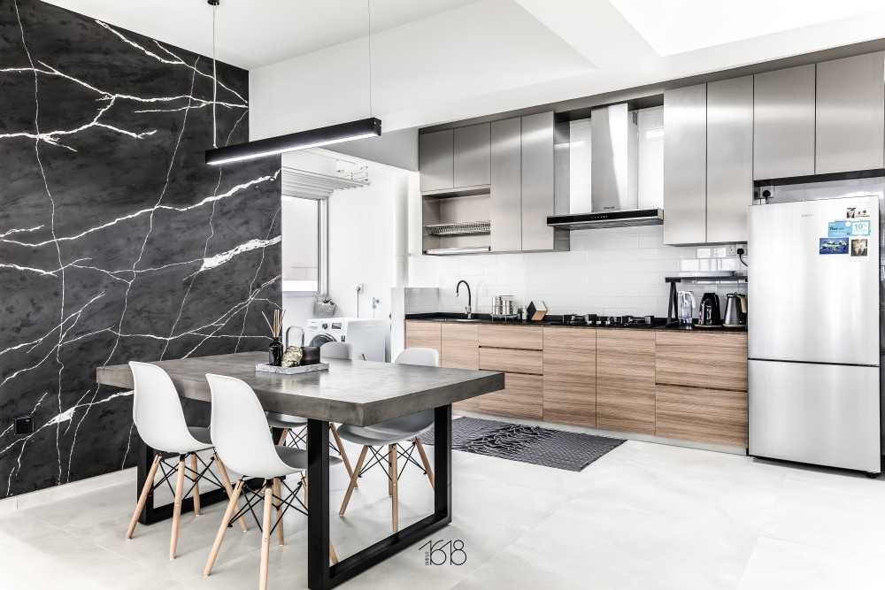 Minimalist Kitchen with Countertop and Homogeneous Tiles