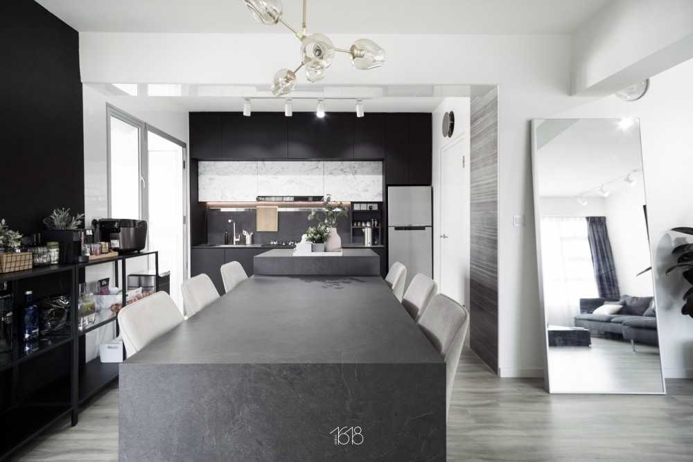 Minimalist Dining Room with Countertop and Vinyl Flooring