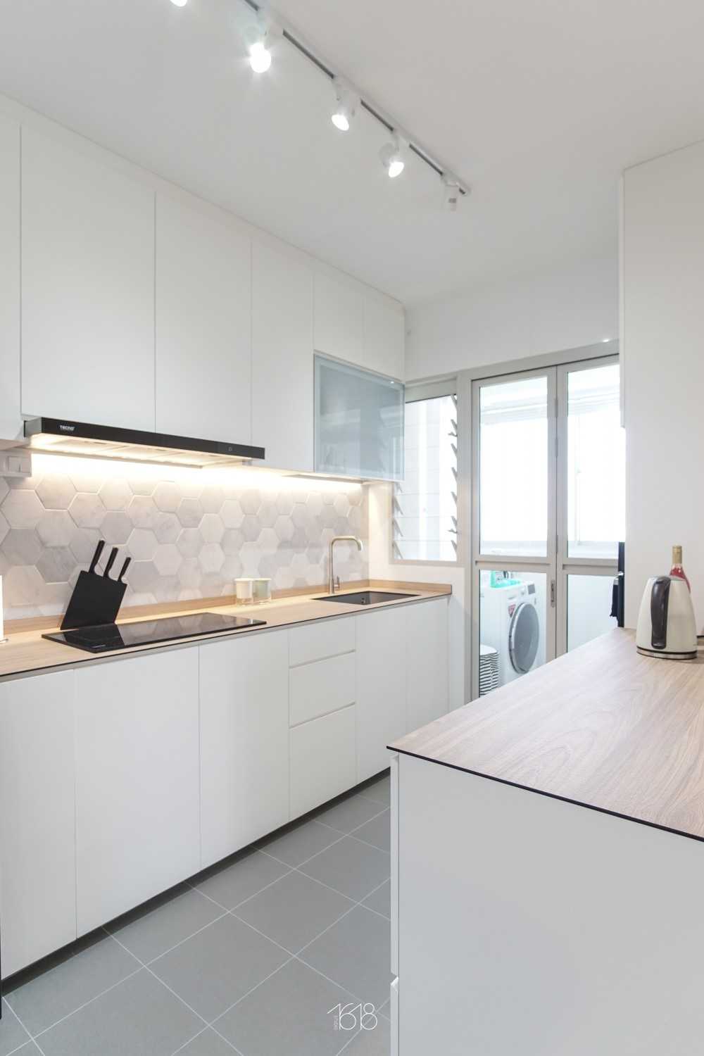 Scandinavian Kitchen with Countertop and Homogeneous Tiles