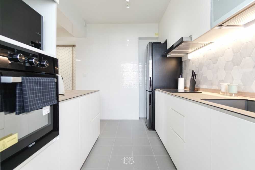 Scandinavian Kitchen with Countertop and Homogeneous Tiles