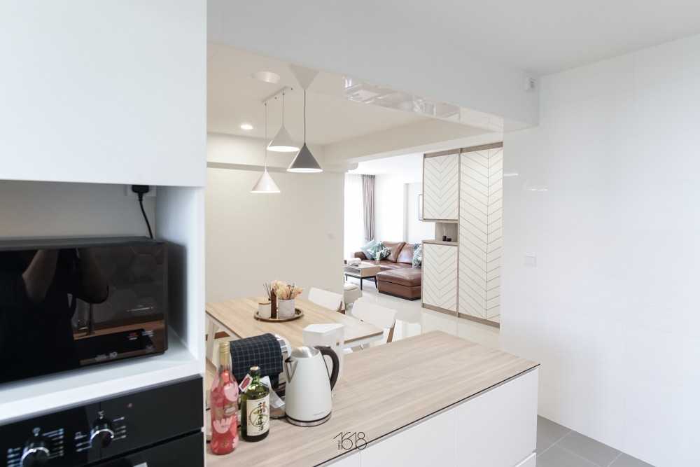 Scandinavian Dining Room with Kitchen Island and Dining Table