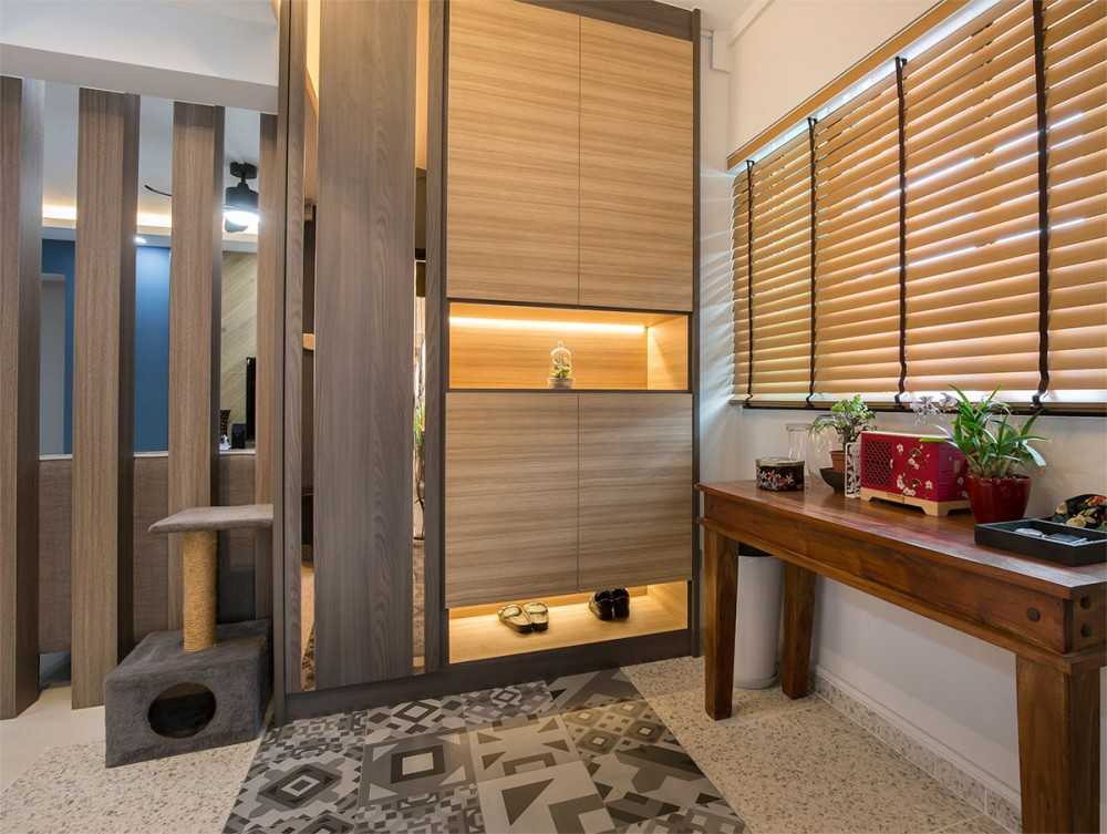 Modern Entryway with Shoe Rack and Side Table