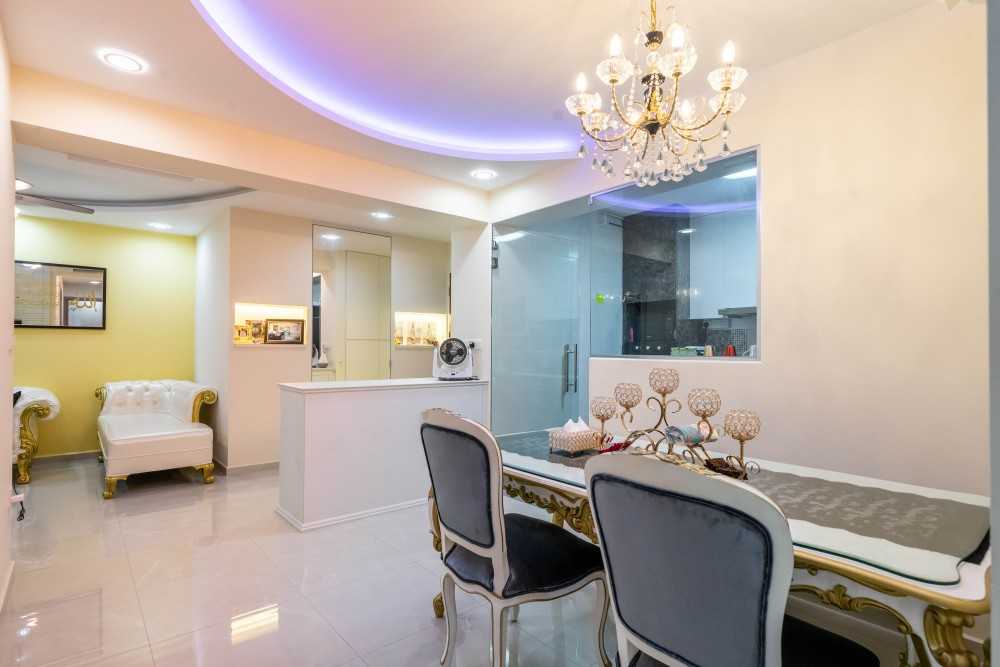 Modern Dining Room with Cove Lighting and Dining Table