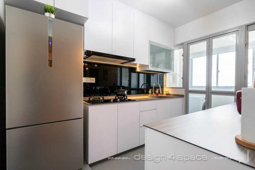 Scandinavian Kitchen with Homogeneous Tiles and Kitchen Window