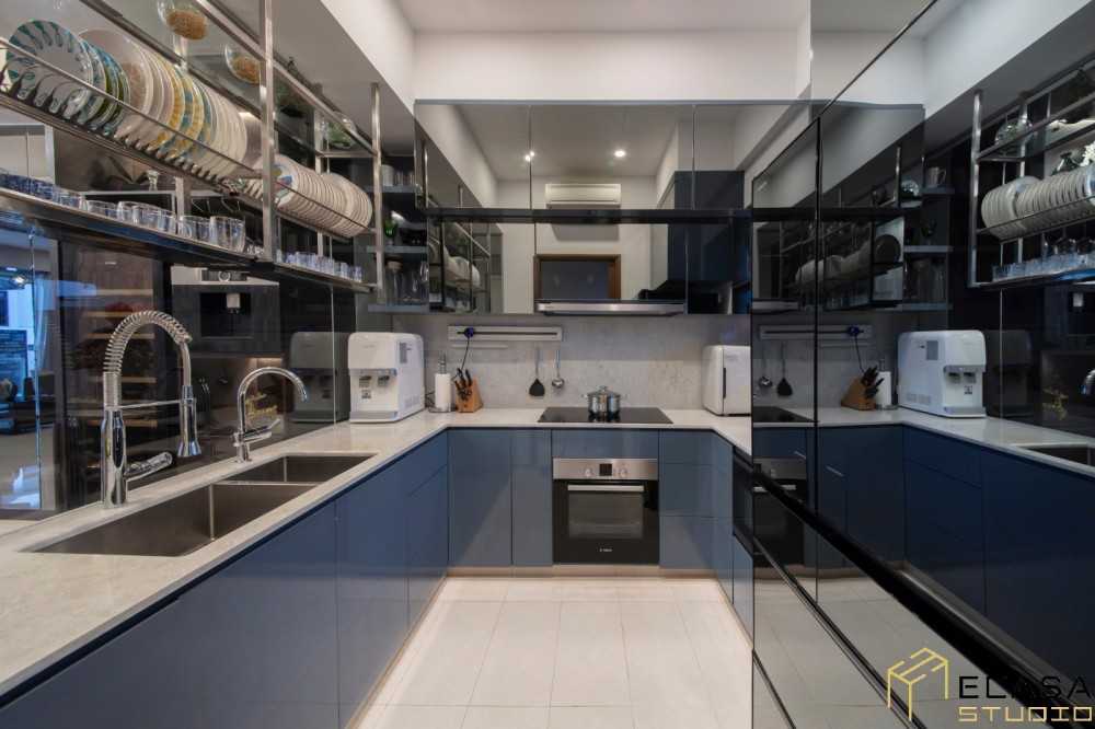 Modern Kitchen with Kitchen Accessories and Dishwasher
