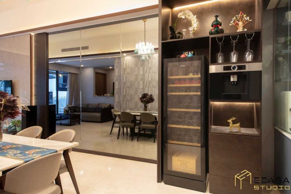 Modern Dining Room with Dining Table and Dining Chairs