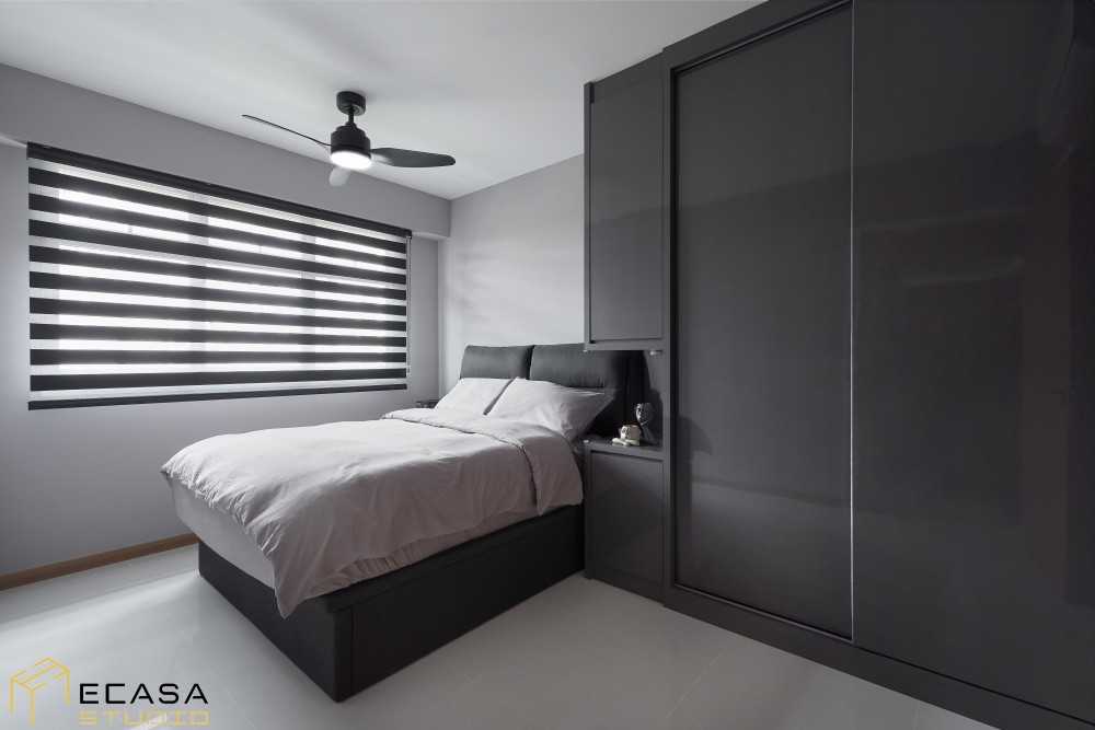 Contemporary Bedroom with Bed and Lamps