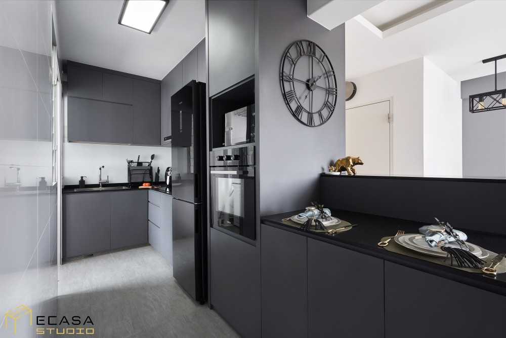 Contemporary Kitchen with Open Kitchen and Breakfast Counter