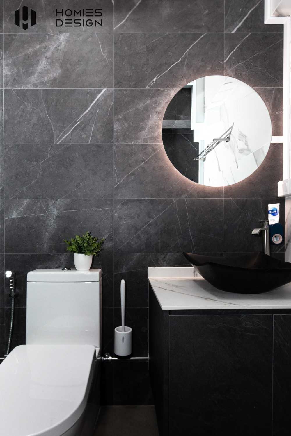 Modern Bathroom with Countertop and Homogeneous Tiles