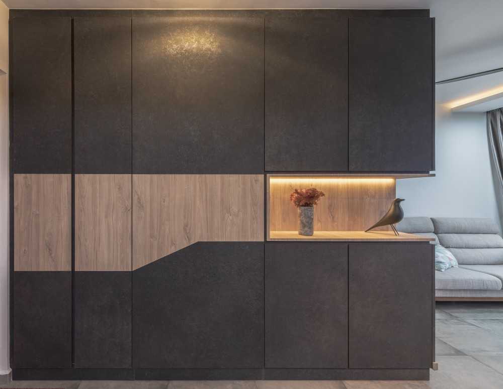 Industrial Living Room with Homogeneous Tiles and Feature Wall