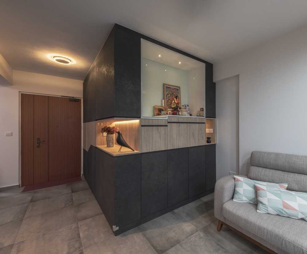 Industrial Living Room with Homogeneous Tiles and Feature Wall