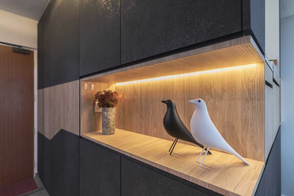 Industrial Living Room with Homogeneous Tiles and Artwork