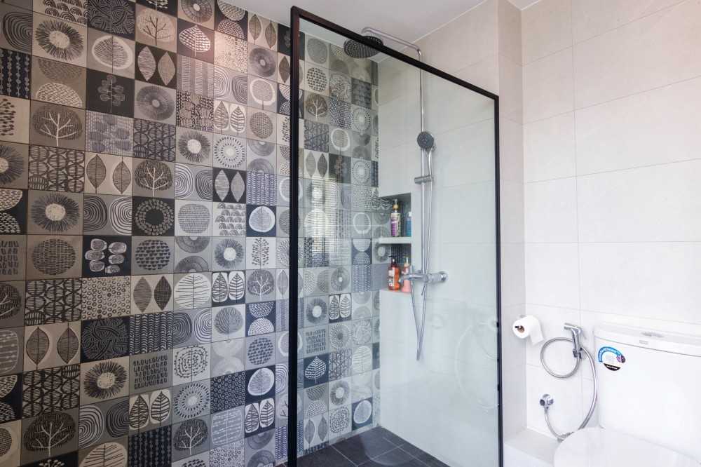 Modern Bathroom with Shower Screen and Rainshower