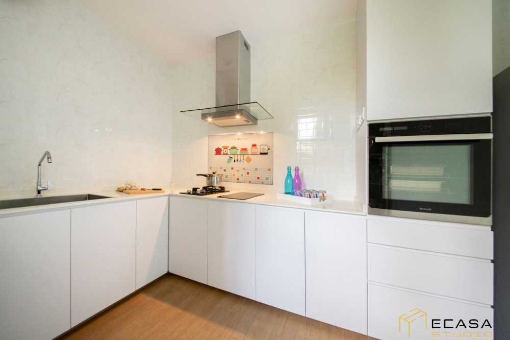 Scandinavian Kitchen with Kitchen Accessories and Oven